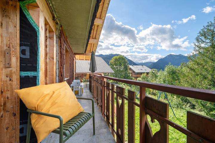 Ganze Wohnung, Appartement 'C’Emile - 74390' mit Bergblick, Gemeinschaftsgarten und WLAN in Châtel, Les Portes du Soleil
