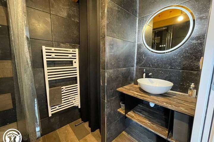Gîte pour 3 personnes, avec Terrasse et Piscine à Soullans - 4