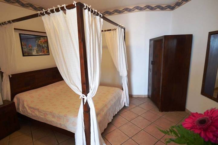 Amore Rentals - Villa Vanessa with Private Pool and Sea View in Vico Equense, Sorrento Coast