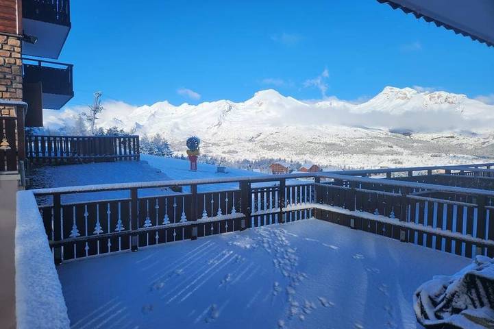 Location de vacances pour 6 personnes, avec sauna et jardin ainsi que jacuzzi et piscine, animaux acceptés dans La Joue du Loup
