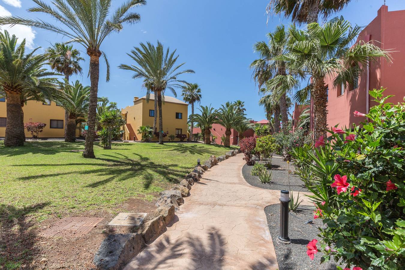 Appartamento intero, Appartamento "Fuerteventura Harmony" con vista sulle montagne, terrazza, piscina in comune e Wi-Fi in Oasis Tamarindo, La Oliva