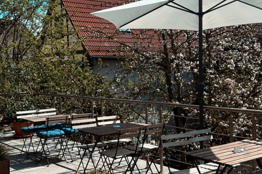 Ganze Wohnung, Wohlfühlapartment in Wassernähe mit hauseigener Bar. in Oderberg, Britzer Platte