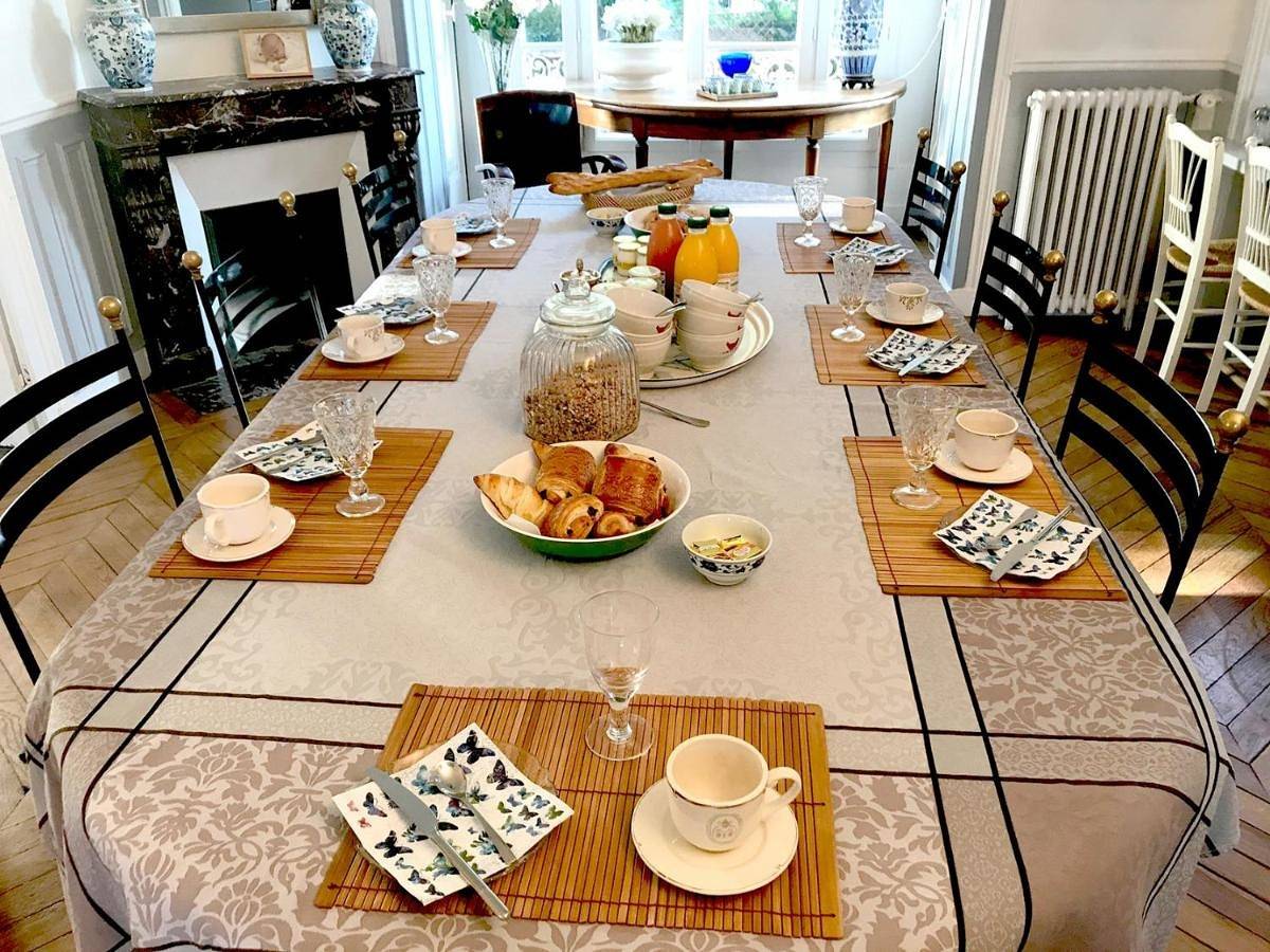 Twin Room in Le Chesnay, Yvelines