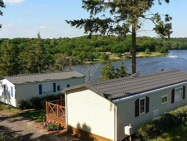 Camping pour 6 personnes, avec jacuzzi à Landevieille