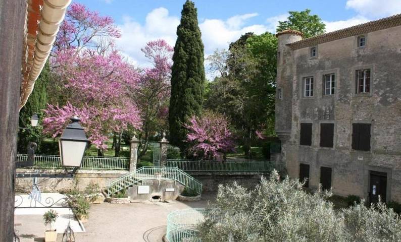 Chambre d’hôte pour 2 personnes, avec vue ainsi que terrasse et jardin à Malves-en-Minervois