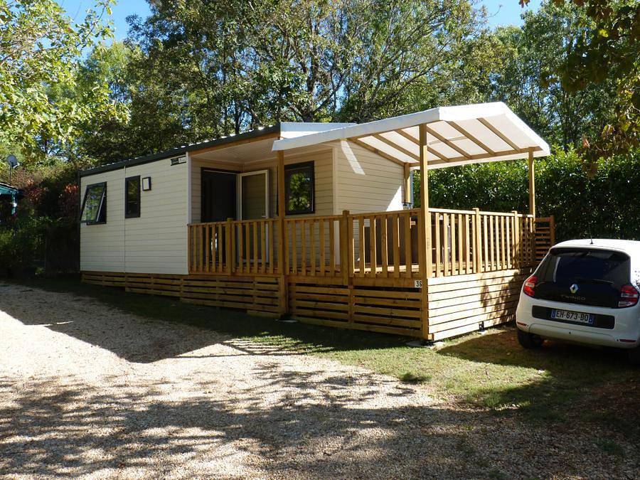 Camping Le Clos de La Lère - Mobilheim 4 personen - Mobilheim 26m² klimatisiert - 2 Schlafzimmer + überdachte Terrasse 20m² in Cayriech, Tarn-et-Garonne