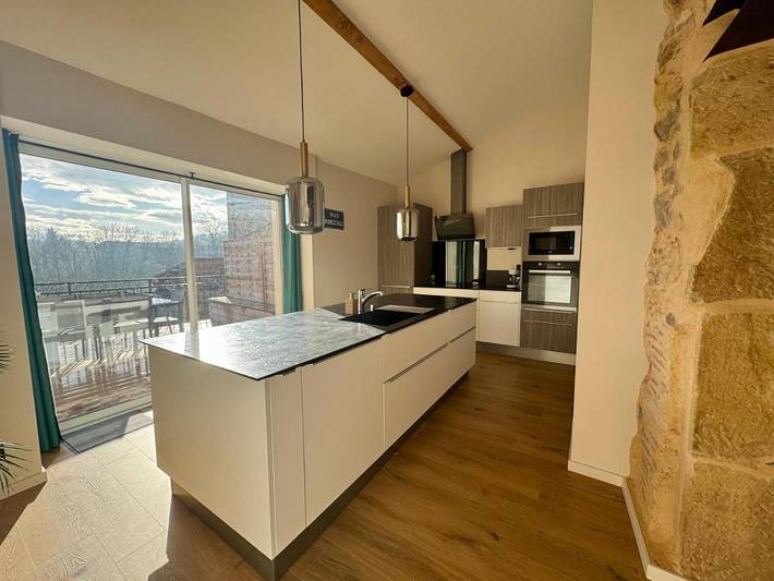 Location de vacances pour 4 personnes, avec jardin ainsi que vue et terrasse dans Le Breuil (Rhône)