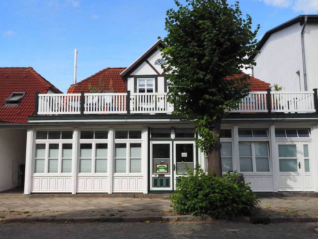 Ganze Ferienwohnung, Kapitänshaus Josame Fewo 1, nur 350 m zum Strand in Warnemünde Strand, Warnemünde