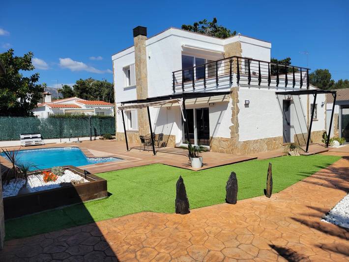 Maison de vacances pour 8 personnes, avec Terrasse et Jardin à Calafat