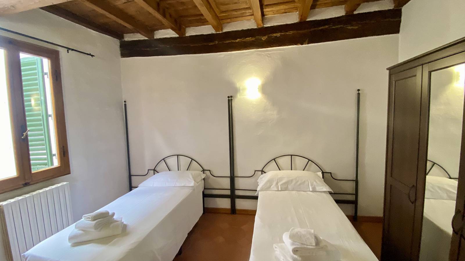 Entire apartment, Panicale 7 in Florence city center, Florence
