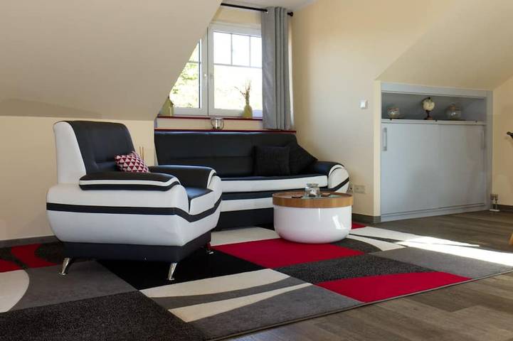 Apartamento entero, \"Kleine Auszeit\" Helle Ferienwohnung mit Balkon, mitten im Zentrum in Burg (Spreewald), Lusacia