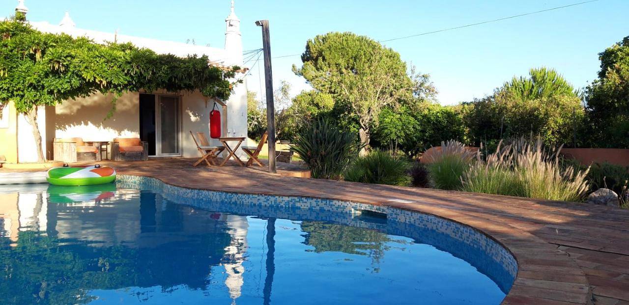 Apartamento inteiro, Rural Peace in the Algarve - Private Room with kitchenette and bathroom in Algoz e Tunes, Distrito de Faro