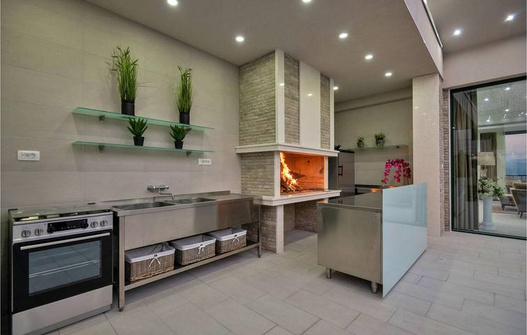 Ferienhaus für 17 Personen, mit Sauna und Terrasse sowie Pool an der Makarska Riviera - 4