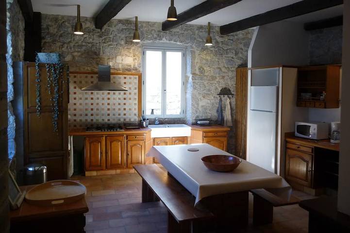 Gîte pour 14 personnes, avec jardin à Saint-Alban-Auriolles - 3