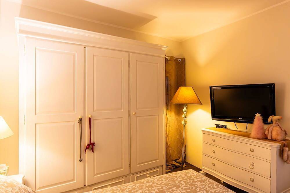 Stunning private villa for 4 people with Wifi and panoramic view in Ventimiglia, Ligurian Alps