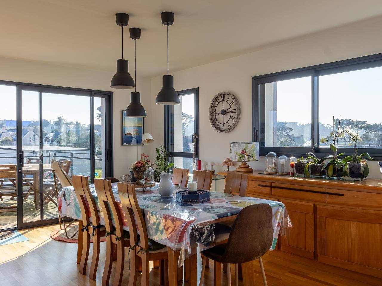 Villa 'Lumineuse Vue Mer 150m Plage' avec vue sur la mer, terrasse privée et Wi-Fi in Le Diben, Plougasnou