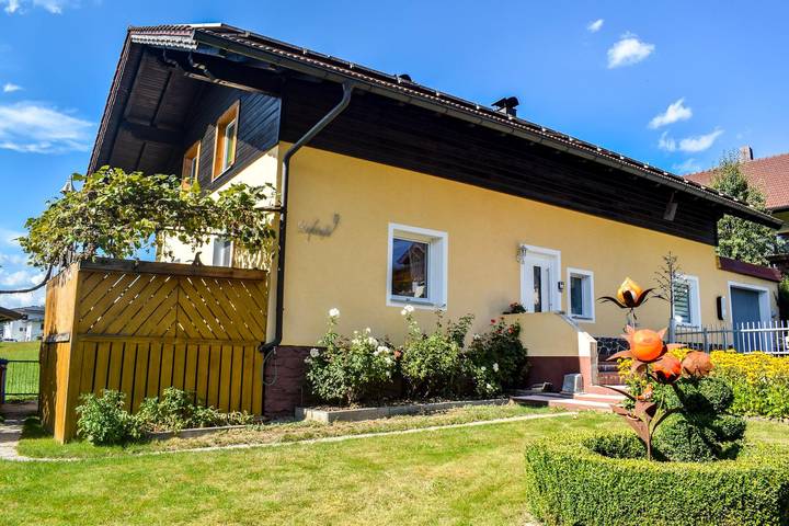 Ferienwohnung für 6 Personen, mit Balkon und Balkon/Terrasse sowie Terrasse und Garten in Lohberg