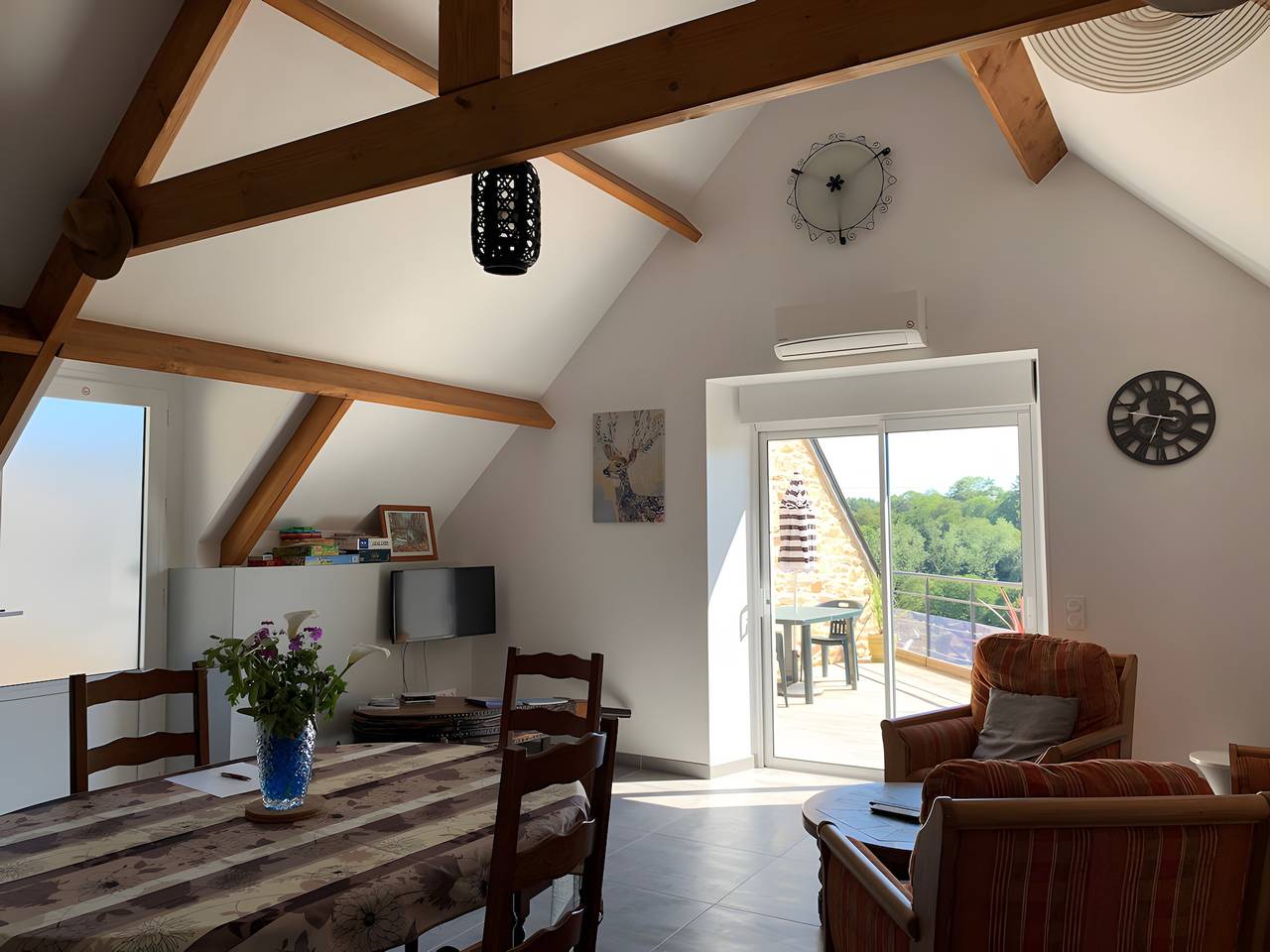 Apartamento entero, Casa de vacaciones 'Ty Aven' con balcón, Wi-Fi y aire acondicionado in Bannalec, Region de Quimper