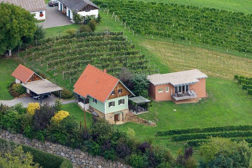 Ferienhaus \"Das Nussberg\" - ab 7 Nächte - Ferienhäuser im Weingarten in Südoststeiermark, Hohenbrugg-Weinberg