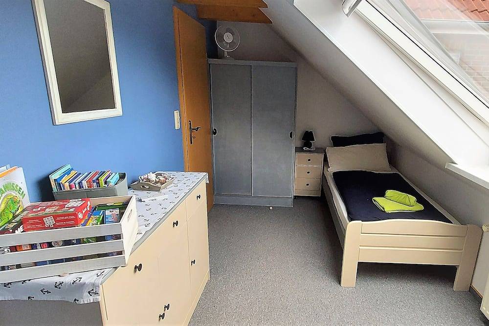Ganze Wohnung, Komfortable und preiswerte Ferienwohnung für bis zu 5 Personen in Upgant-Schott, Nordseeküste
