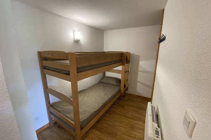 Appartement entier, Appt 6 personnes classé 3 ⭐️⭐️⭐️, 2 chambres, terrasse plein sud sans vis à vis. in Chamrousse, Parc national des Écrins