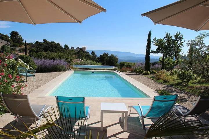 Location de vacances pour 4 personnes, avec jardin et terrasse à Lacoste