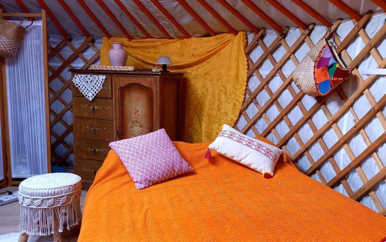 Location de vacances pour 2 personnes, avec jardin ainsi que piscine et vue, animaux acceptés dans Clam - 2