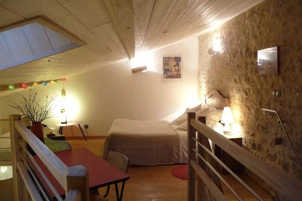 La Ponne, joli gîte, grand jardin en Deux-Sèvres! in Celles-sur-Belle, Région de Niort