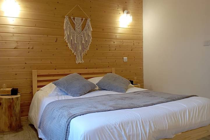 Location de vacances pour 7 personnes, avec balcon, animaux acceptés à Le Cheylard - 2