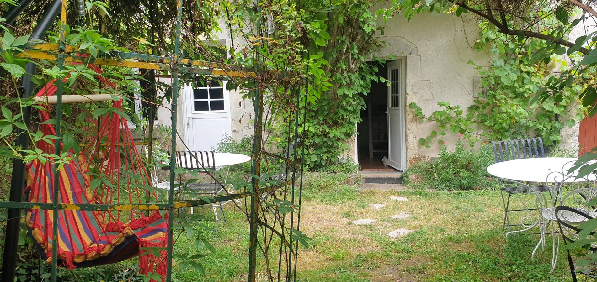 La Maison d'en Face in Merry-sur-Yonne, Région d'Auxerre