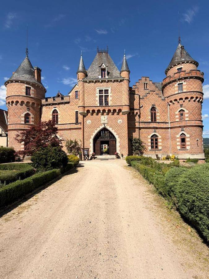 Hôtel pour 2 personnes, avec Terrasse et Jardin ainsi que Piscine et Sauna à Saint-Priest-Bramefant