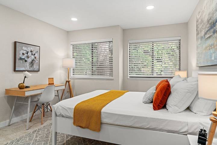 Vacation rental for 6 people, with pool and terrace in Bellevue