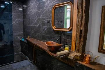 Chambre d’hôte pour 2 personnes, avec jacuzzi ainsi que sauna et jardin dans Grand Est