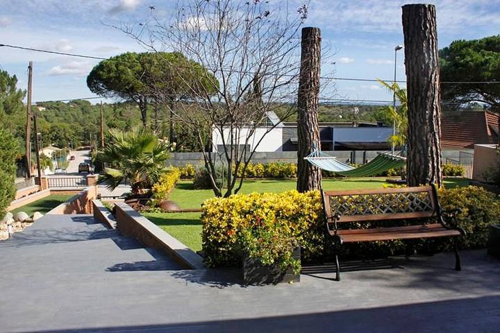 Location de vacances pour 10 personnes, avec piscine ainsi que jacuzzi et jardin à Santa Coloma de Farners - 4