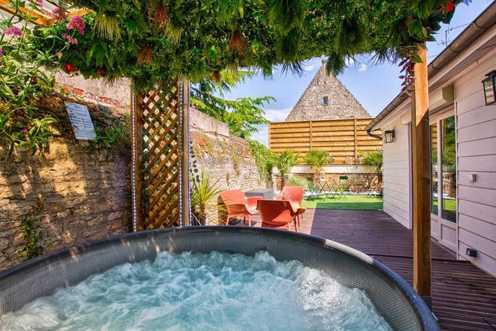 Apartamento de vacaciones para 4 personas, con jacuzzi y jardín - 1