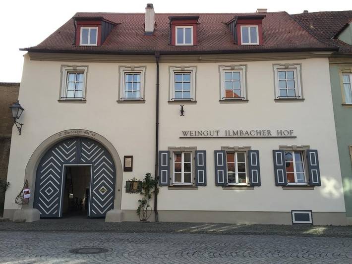 Weingut Ilmbacher Hof - Ferienwohnung Schwanbergblick, 90 qm, 2 Schlafzimmer, max. 4 Personen in Iphofen, Fränkisches Weinland