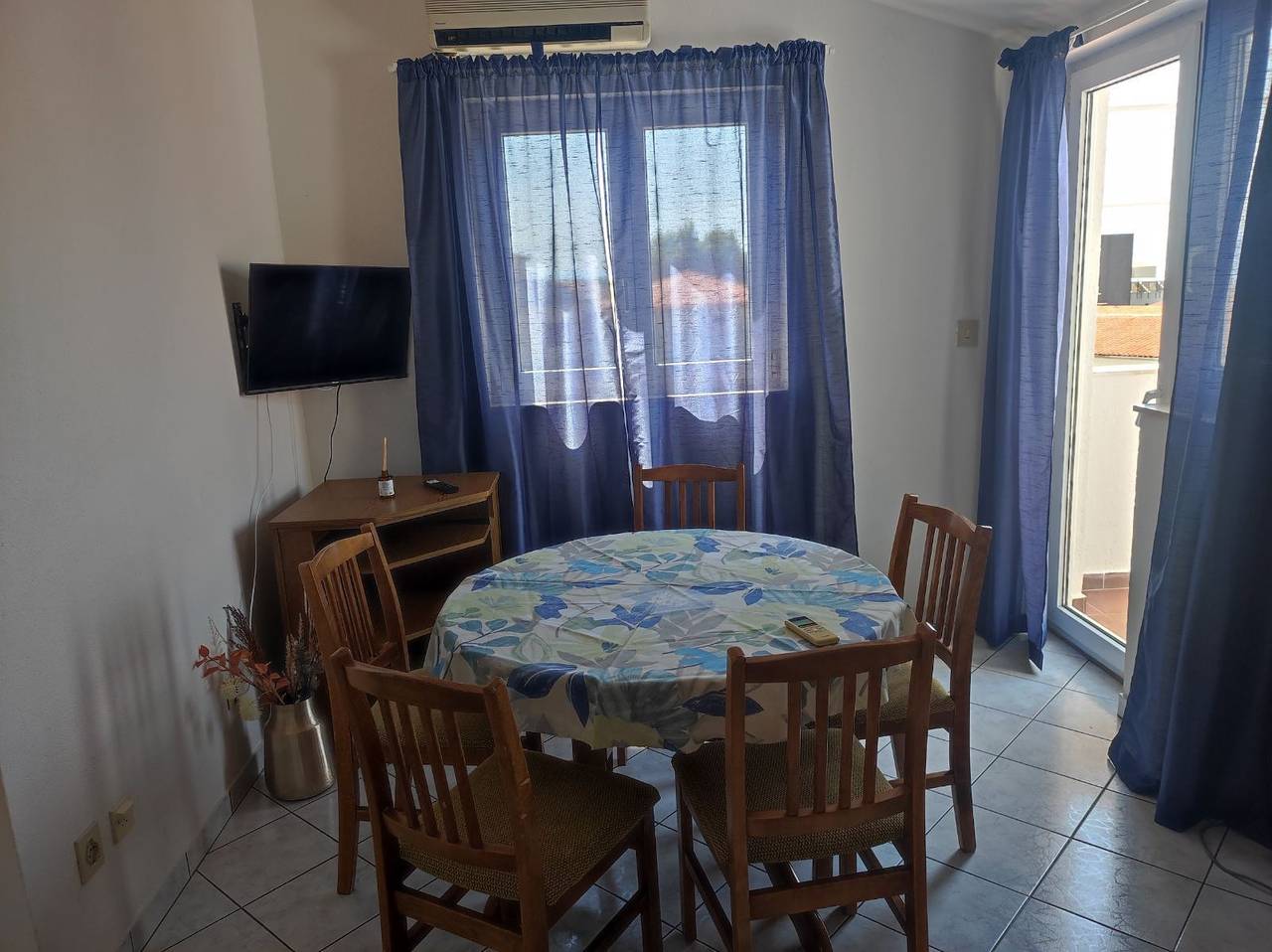 Ganze Wohnung, 2-Zimmer-Ferienwohnung mit Terrasse und Meerblick Baska Voda, Makarska A-6612-a in Baska Voda, Makarska Riviera