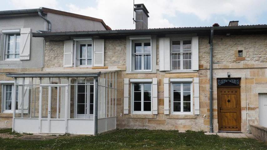 Location de vacances pour 8 personnes, avec vue et jardin à Rarécourt - 3