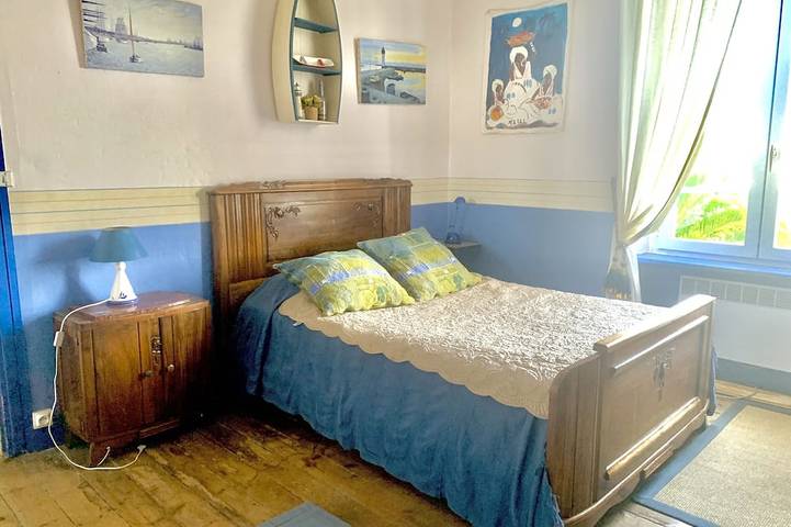 Grande maison d'armateur de charme avec jardin, proche bourg, port et plage in Port Tudy, Groix