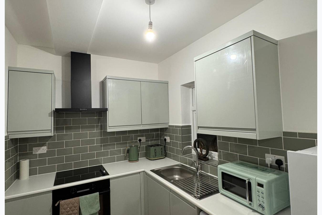 Ganze Ferienwohnung, Apartment - Sleeps 6 - Parking in Sutton (London), London