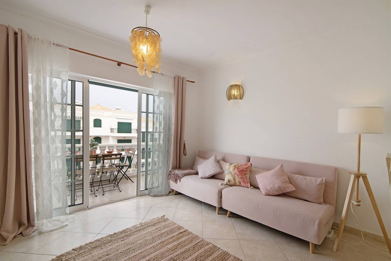 Apartamento inteiro, Apartamento de férias "Urbanização Lagar 133" com vista para o mar e varanda privada in Cabanas de Tavira, Conceição e Cabanas de Tavira