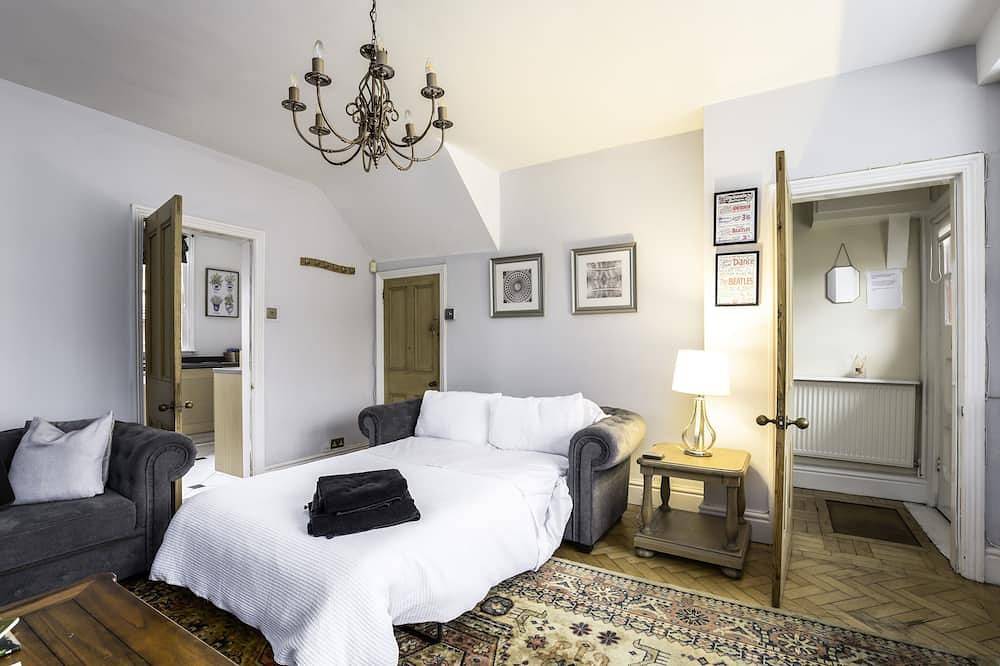 The cottage is a short walk to the Station, with trains to Liverpool / chester, in Merseyside