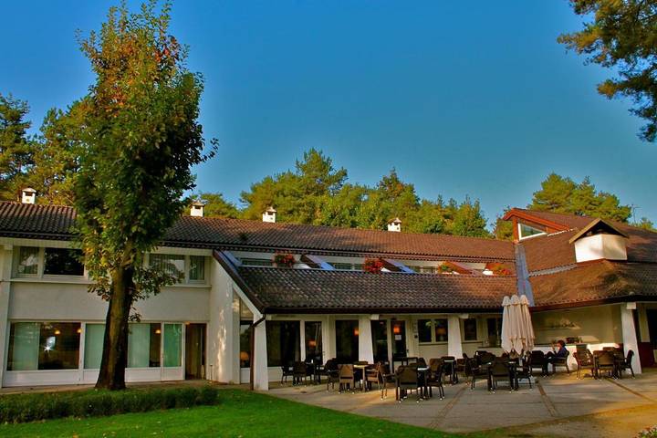 Appartamento per 2 persone, con Terrazza e Giardino nonché Piscina e Panorama a Appiano Gentile