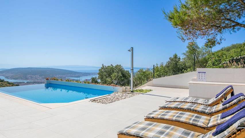 Ferienhaus für 6 Personen, mit Pool und Terrasse sowie Whirlpool - 1