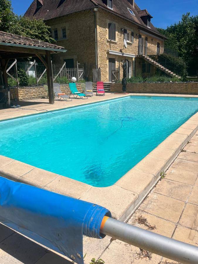 Location de vacances pour 10 personnes, avec piscine et jardin, animaux acceptés à Église-Neuve-de-Vergt