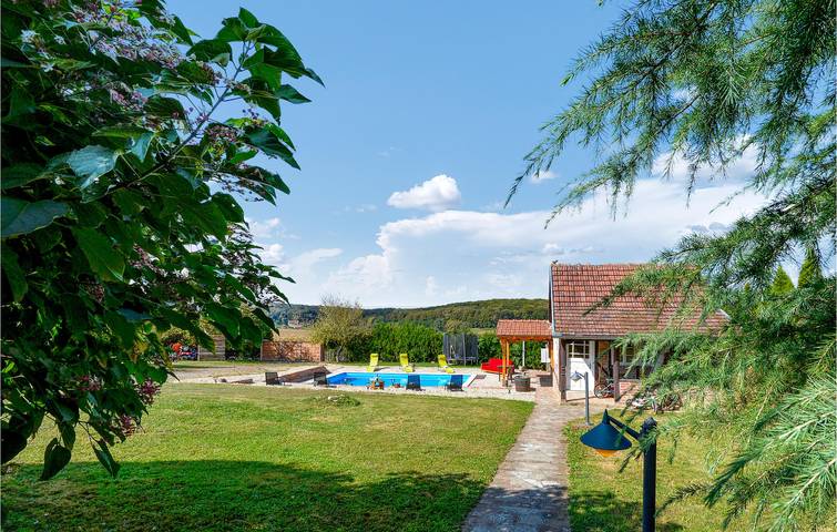 Charmante 2-Zimmer-Wohnung mit Pool, Terrasse und WLAN-Zugang in Koprivnica-Krizevci