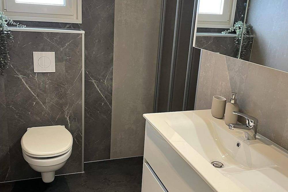 Freistehendes Ferienhaus für vier Personen, voll möbliert. Am Wasser gelegen. in IJssel