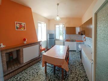 Casa Vacanza per 13 Persone in Montefalcone Appennino, Provincia di Fermo, Foto 4