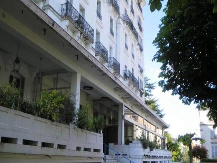 Gîte pour 3 personnes, avec piscine, adapté aux familles dans Parc du Bois Vidal