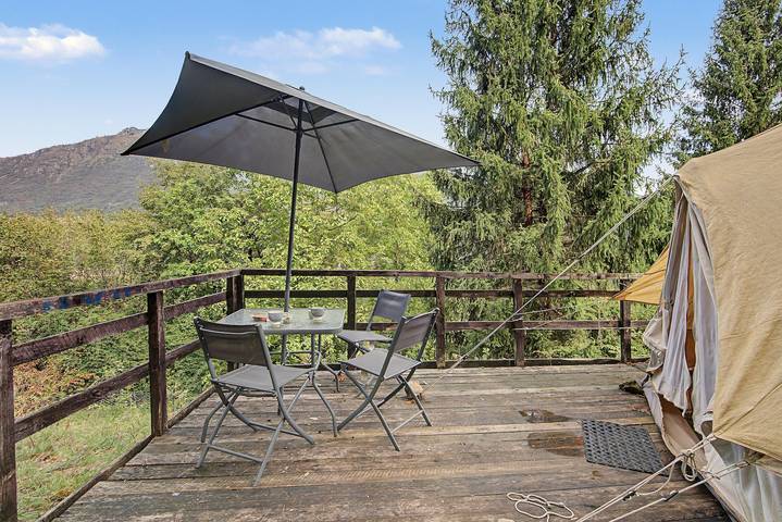 Glamping C Selva Tenda Quercia with Bbq, Shared Pool, and Wi-Fi in Bene Lario, Como Provnisen